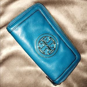 Tory Burch Amanda Zip Continental Wallet